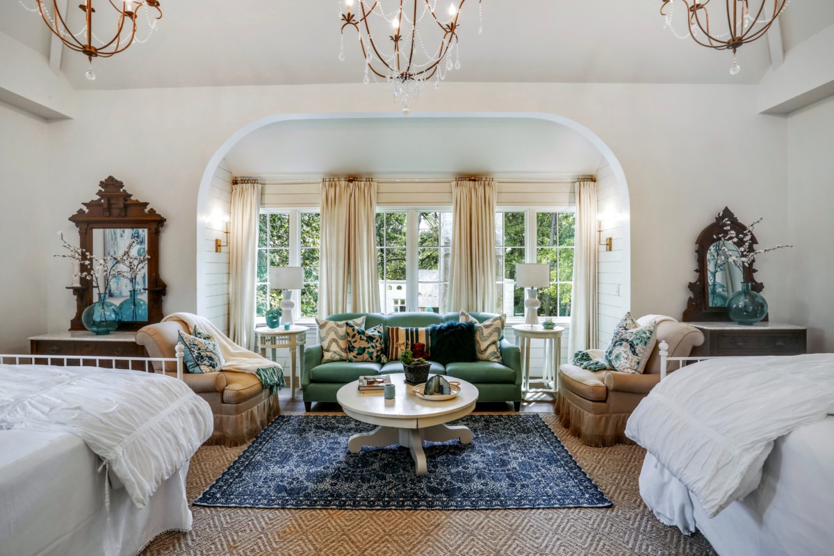 SOLD: Stunning Custom Home On 3.1 Prime Tuxedo Road Acres - Buckhead ... 3391-tuxedo-road-buckhead-real-estate19 - SOLD: Stunning Custom Home On 3.1 Prime Tuxedo Road Acres - Buckhead