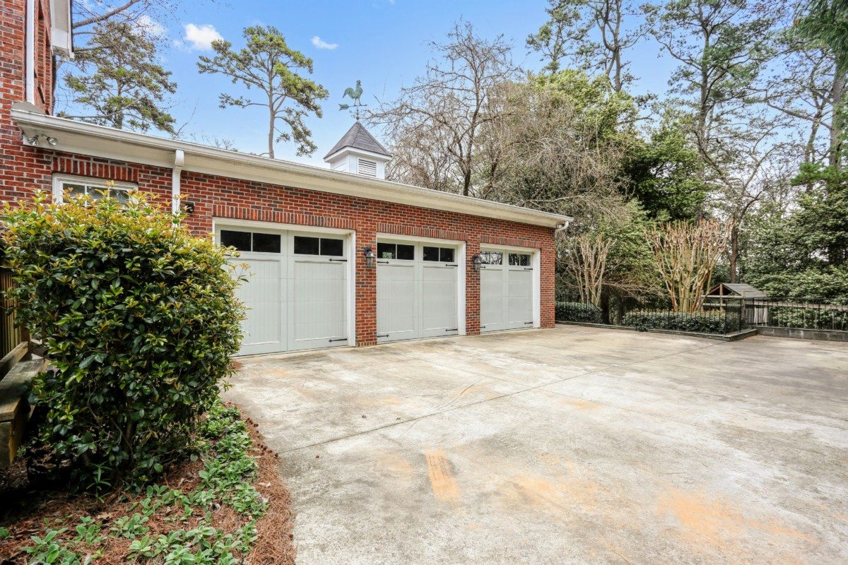 3153 Peachtree Road.jpg38