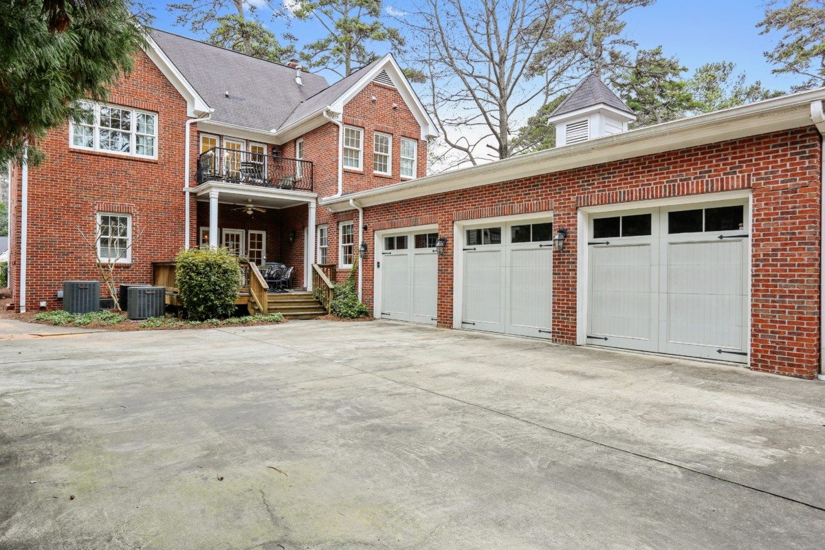 3153 Peachtree Road.jpg40