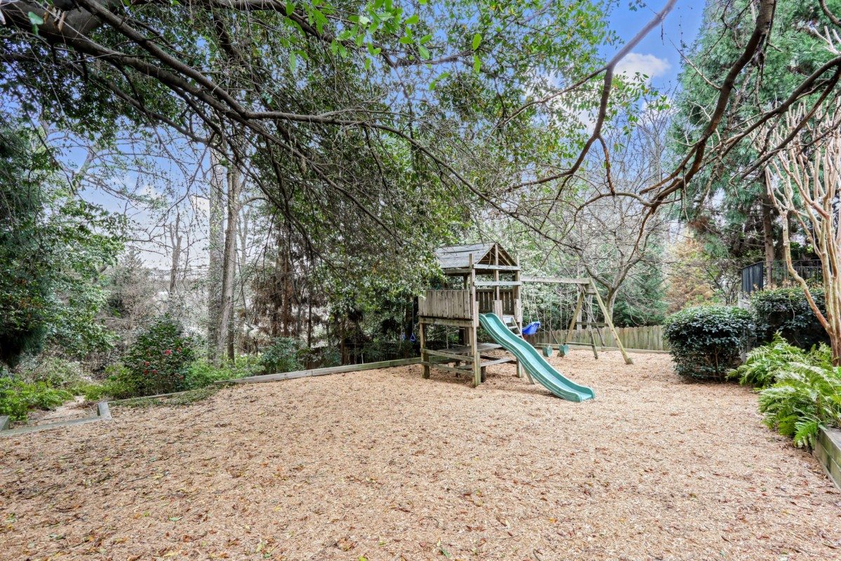 3153 Peachtree Road.jpg43