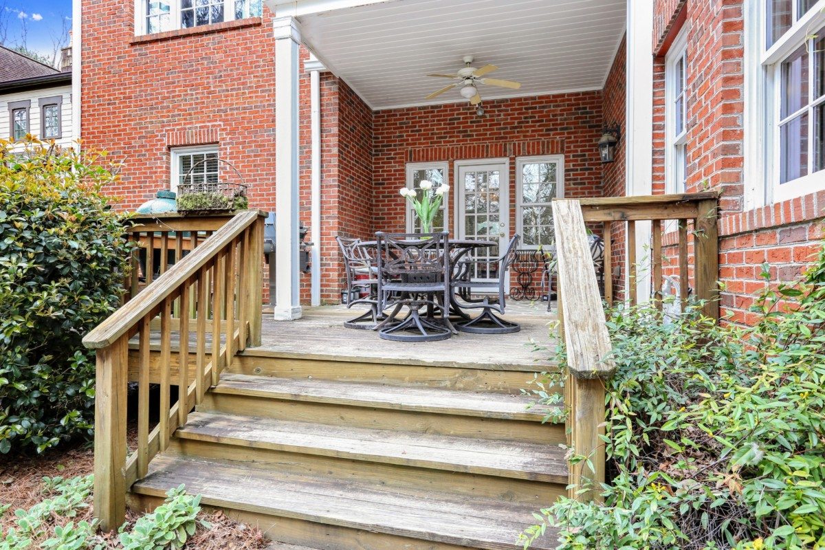 3153 Peachtree Road.jpg44