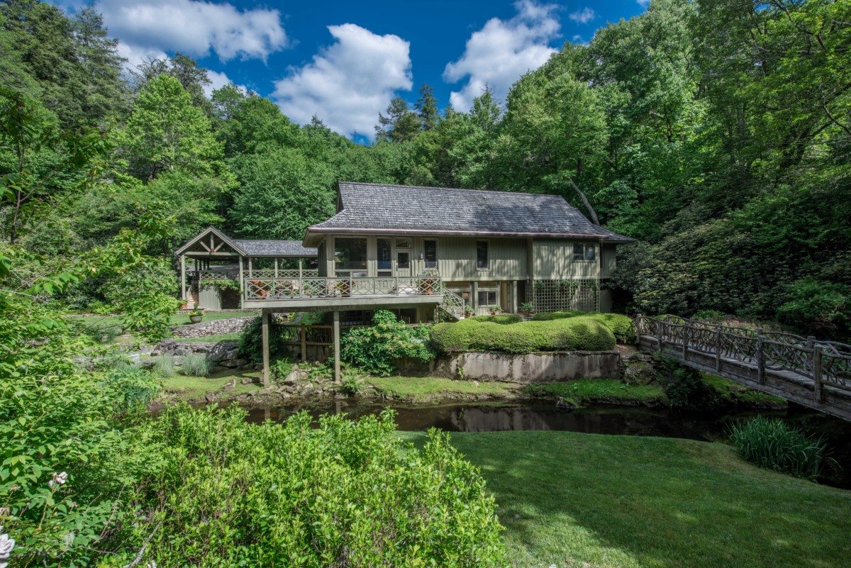 Mountain Retreat of 20+ Acres in Highlands North Carolina Buckhead