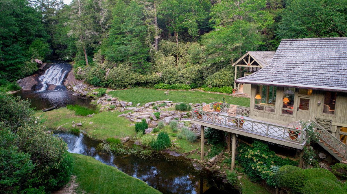 Mountain Retreat of 20+ Acres in Highlands North Carolina Buckhead
