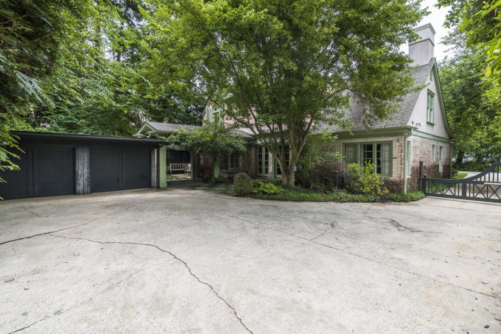 445 Whitmore Drive NW