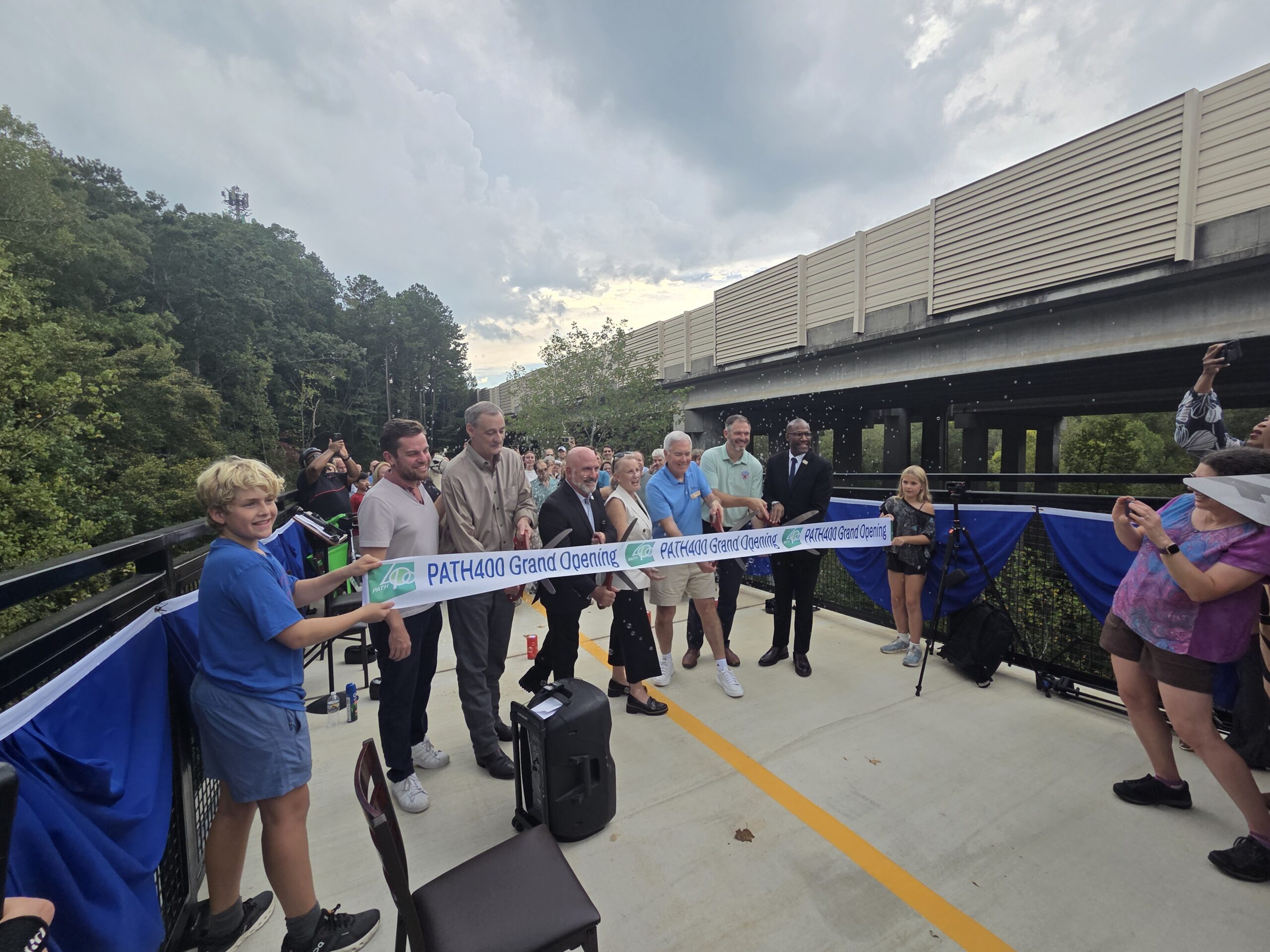 Photo gallery: PATH400 bridge over Mountain Way Common grand