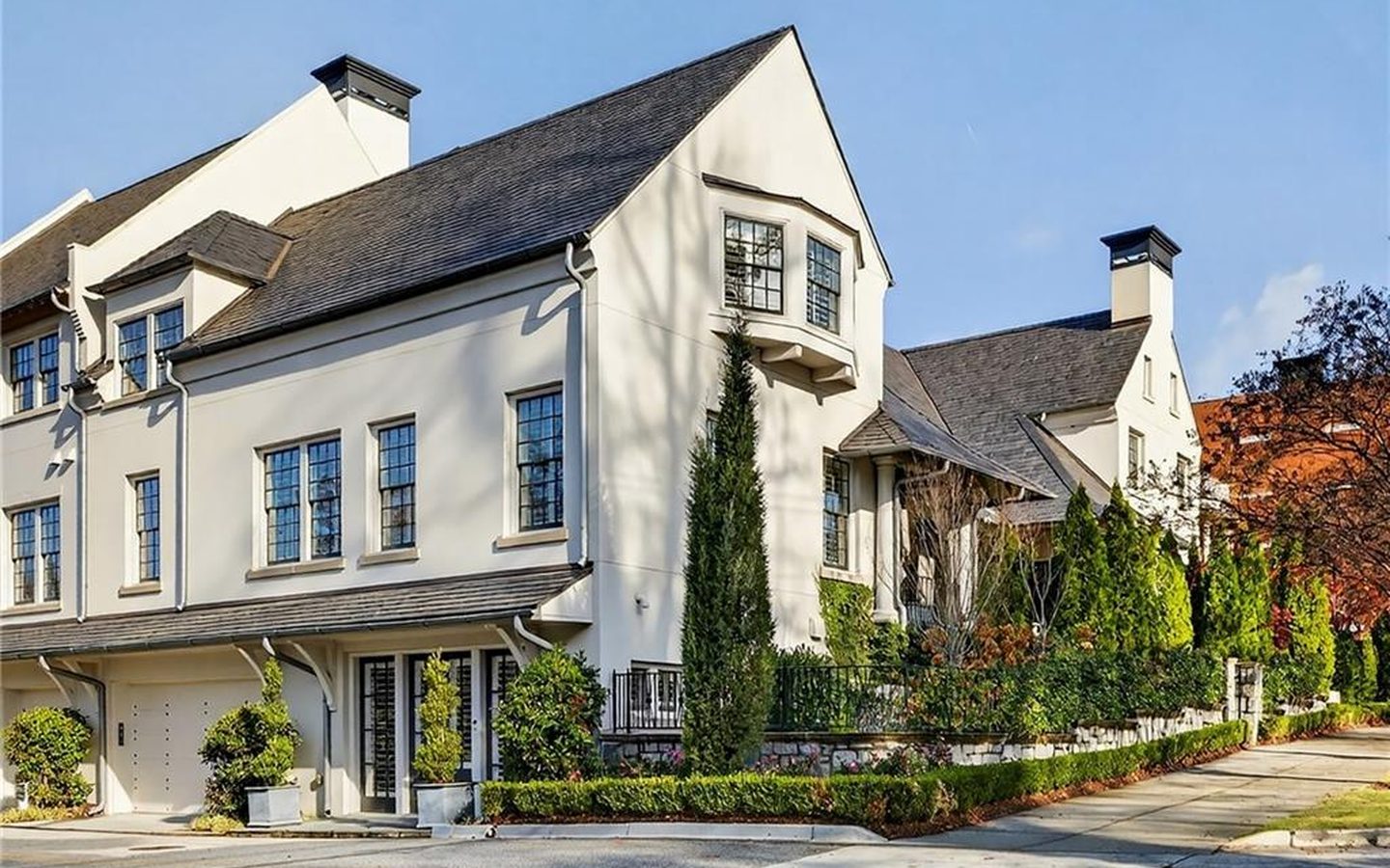 201 Dovecrest Drive St. Andrews Buckhead townhome sold $2,600,000