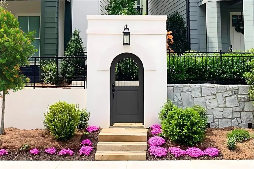 Signature Hedgewood Garden Gate