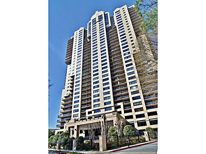 3481 Lakeside Drive Ne Unit 1802, Atlanta, Georgia 30326, 2 Bedrooms Bedrooms, ,2 BathroomsBathrooms,Residential,Sold,3481 Lakeside Drive Ne Unit 1802,5399851