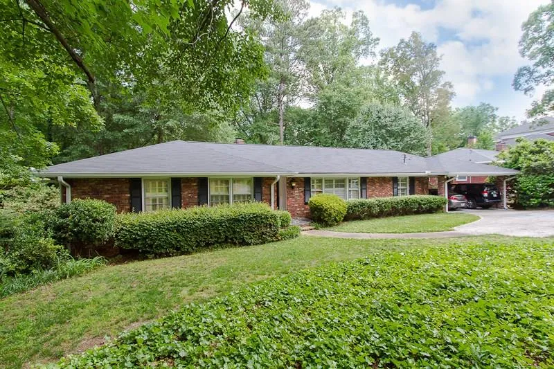 4685 Lake Forrest Drive, Atlanta, Georgia 30342, 3 Bedrooms Bedrooms, ,2 BathroomsBathrooms,Residential,Sold,4685 Lake Forrest Drive,5542949
