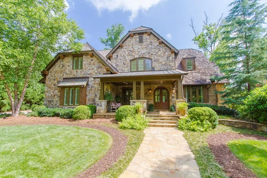 300 Trimble Crest Drive, Sandy Springs, Georgia 30342, 6 Bedrooms Bedrooms, ,6 BathroomsBathrooms,Residential,Sold,300 Trimble Crest Drive,5554568