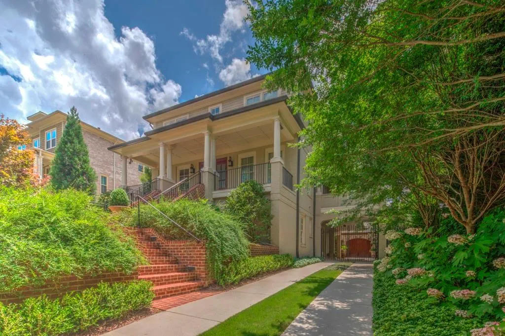1299 Kendrick Road Ne, Brookhaven, Georgia 30319, 5 Bedrooms Bedrooms, ,4 BathroomsBathrooms,Residential,Sold,1299 Kendrick Road Ne,5558310