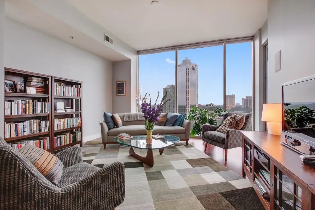 2795 Peachtree Road Ne Unit 1505, Atlanta, Georgia 30305, 2 Bedrooms Bedrooms, ,2 BathroomsBathrooms,Residential,Sold,2795 Peachtree Road Ne Unit 1505,5566015