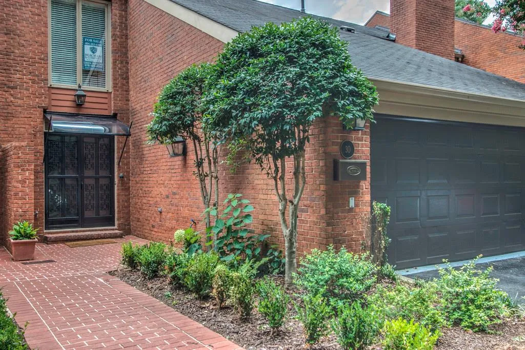 30 Willow Glen Ne, Atlanta, Georgia 30342, 4 Bedrooms Bedrooms, ,4 BathroomsBathrooms,Residential,Sold,30 Willow Glen Ne,5573351