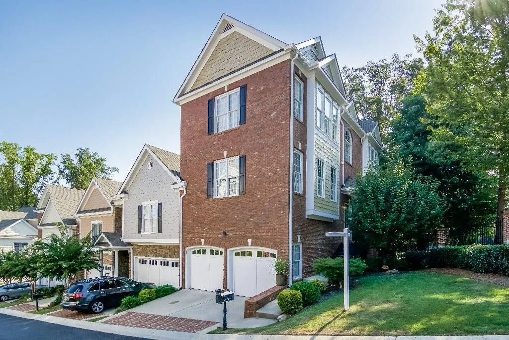 5492 Glenridge Drive Unit 568, Atlanta, Georgia 30342, 3 Bedrooms Bedrooms, ,3 BathroomsBathrooms,Residential,Sold,5492 Glenridge Drive Unit 568,5576505