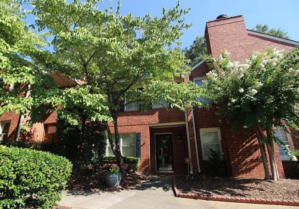 866 Lenox Oaks Circle Ne, Atlanta, Georgia 30324, 2 Bedrooms Bedrooms, ,2 BathroomsBathrooms,Residential,Sold,866 Lenox Oaks Circle Ne,5582586