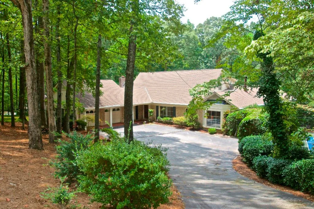 4328 Sentinel Post Road, Atlanta, Georgia 30327, 3 Bedrooms Bedrooms, ,3 BathroomsBathrooms,Residential,Sold,4328 Sentinel Post Road,5580252