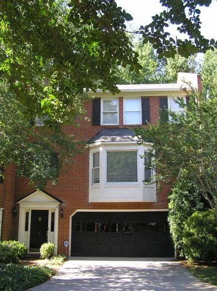 3873 Roswell Road Ne Unit 11, Atlanta, Georgia 30342, 4 Bedrooms Bedrooms, ,3 BathroomsBathrooms,Residential,Sold,3873 Roswell Road Ne Unit 11,5585211