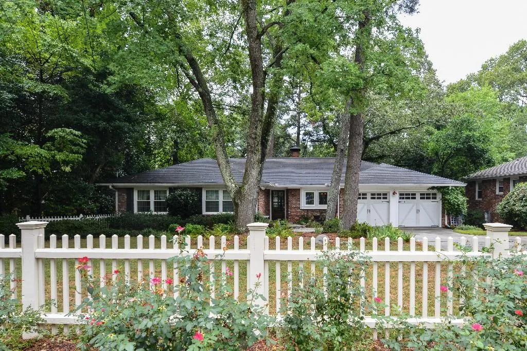 2617 Sharondale Drive Ne, Atlanta, Georgia 30305, 4 Bedrooms Bedrooms, ,3 BathroomsBathrooms,Residential,Sold,2617 Sharondale Drive Ne,5584941