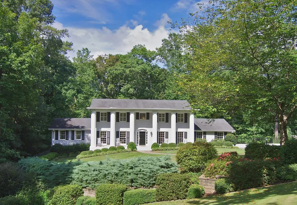 5560 Lake Island Drive, Sandy Springs, Georgia 30327, 5 Bedrooms Bedrooms, ,4 BathroomsBathrooms,Residential,Sold,5560 Lake Island Drive,5586555