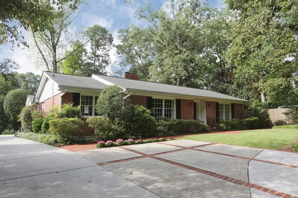 535 Timber Valley Road, Atlanta, Georgia 30342, 3 Bedrooms Bedrooms, ,2 BathroomsBathrooms,Residential,Sold,535 Timber Valley Road,5592149
