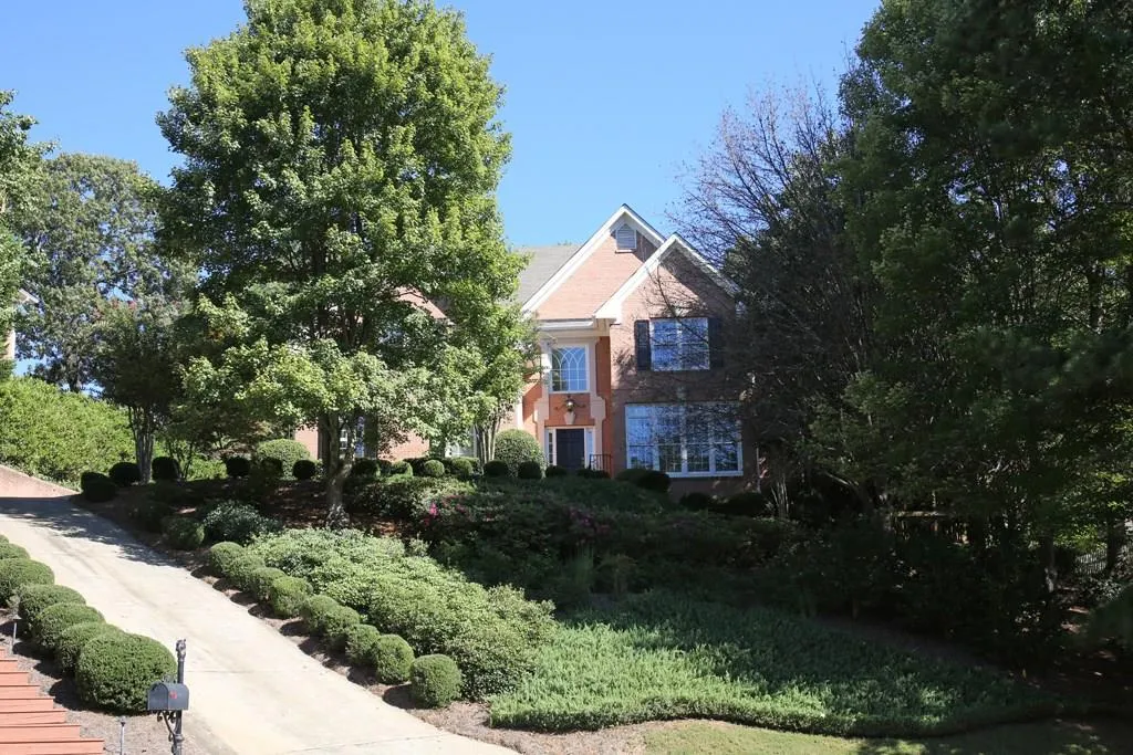 200 Sheridan Point Lane, Sandy Springs, Georgia 30342, 6 Bedrooms Bedrooms, ,4 BathroomsBathrooms,Residential,Sold,200 Sheridan Point Lane,5593707