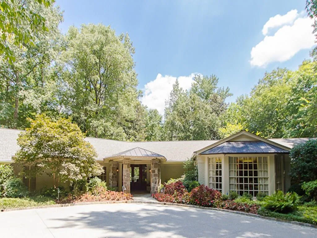 3489 Riverly Road Nw, Atlanta, Georgia 30327, 5 Bedrooms Bedrooms, ,7 BathroomsBathrooms,Residential,Sold,3489 Riverly Road Nw,5596842