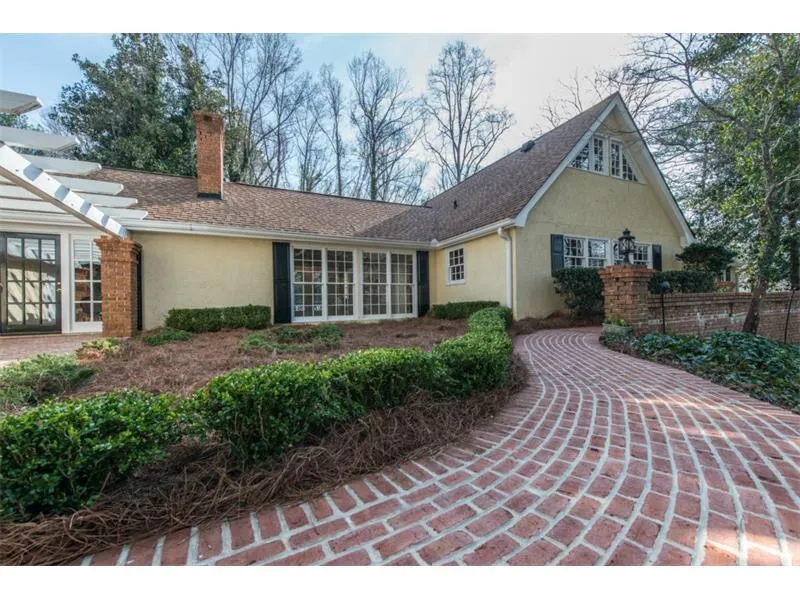 5695 Lake Island Drive, Atlanta, Georgia 30327, 5 Bedrooms Bedrooms, ,4 BathroomsBathrooms,Residential,Sold,5695 Lake Island Drive,5597970