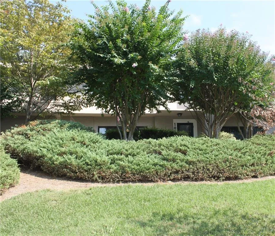 101 Ardmore Place Unit 3, Atlanta, Georgia 30309, 2 Bedrooms Bedrooms, ,1 BathroomBathrooms,Residential,Sold,101 Ardmore Place Unit 3,5599616