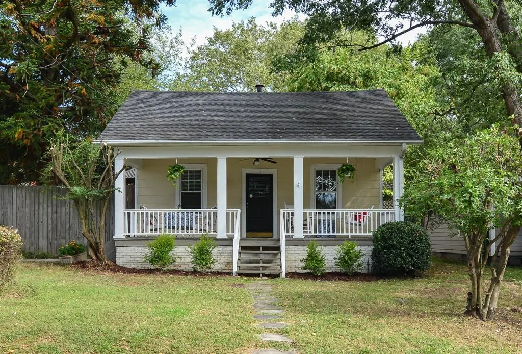 10 Berkeley Avenue, Atlanta, Georgia 30318, 3 Bedrooms Bedrooms, ,2 BathroomsBathrooms,Residential,Sold,10 Berkeley Avenue,5599774