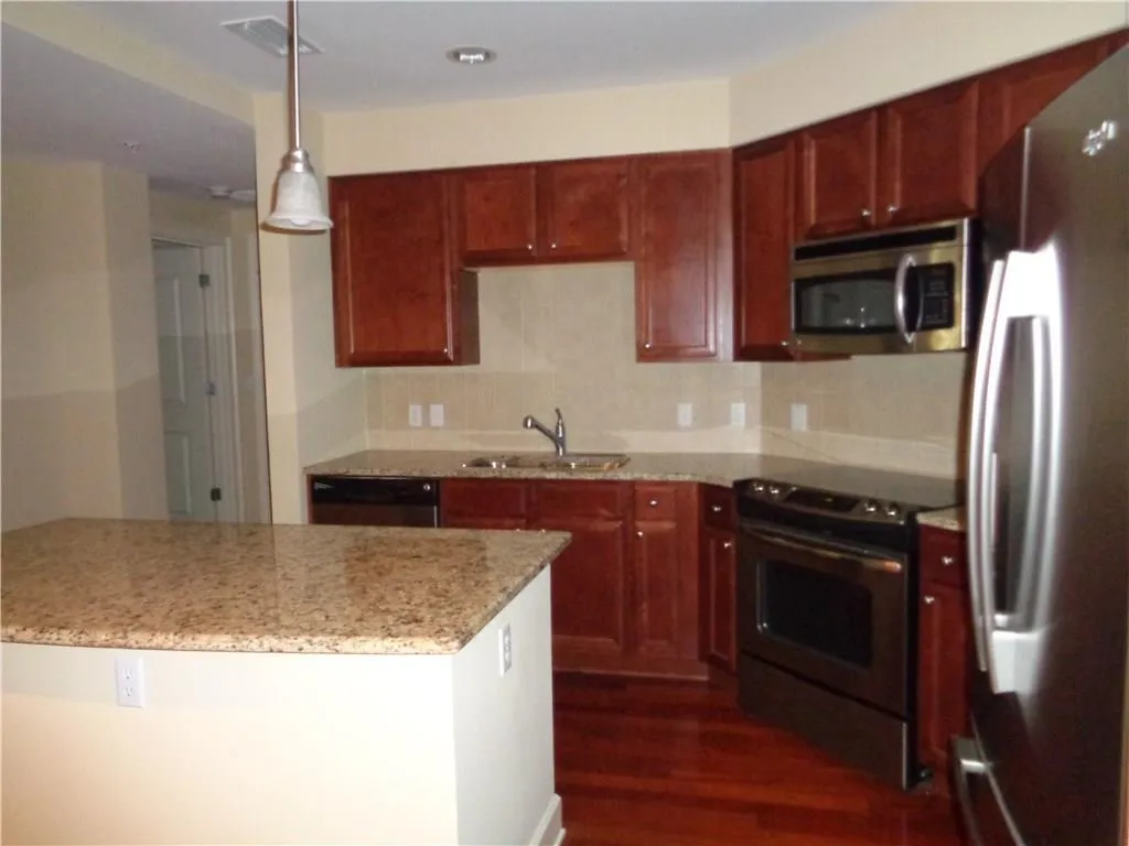 200 River Vista Drive Unit 206, Atlanta, Georgia 30339, 2 Bedrooms Bedrooms, ,2 BathroomsBathrooms,Residential,Sold,200 River Vista Drive Unit 206,5605067
