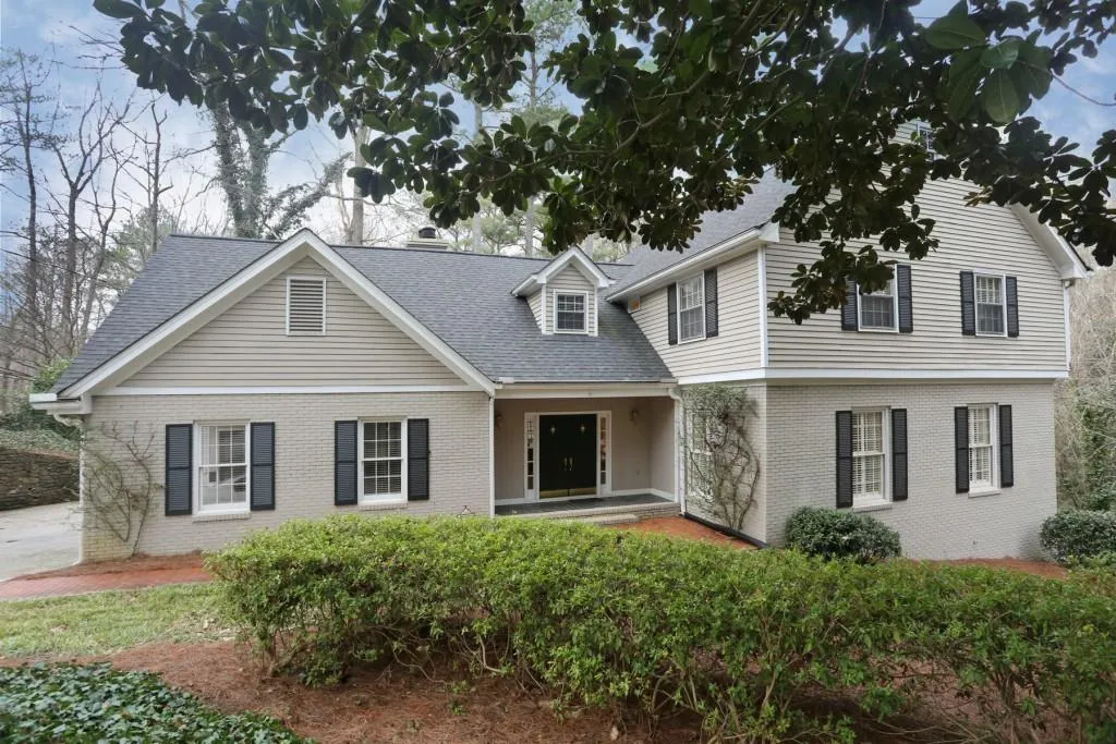 5300 New London Trace, Atlanta, Georgia 30327, 5 Bedrooms Bedrooms, ,3 BathroomsBathrooms,Residential,Sold,5300 New London Trace,5605164
