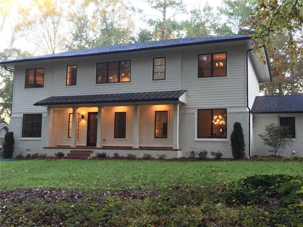 552 Valley Green Drive Ne, Atlanta, Georgia 30342, 6 Bedrooms Bedrooms, ,5 BathroomsBathrooms,Residential,Sold,552 Valley Green Drive Ne,5606277