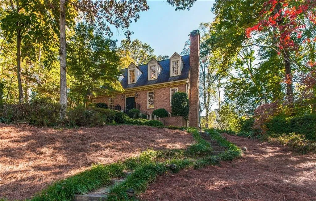 4715 Paran Valley Nw, Atlanta, Georgia 30327, 4 Bedrooms Bedrooms, ,3 BathroomsBathrooms,Residential,Sold,4715 Paran Valley Nw,5614414