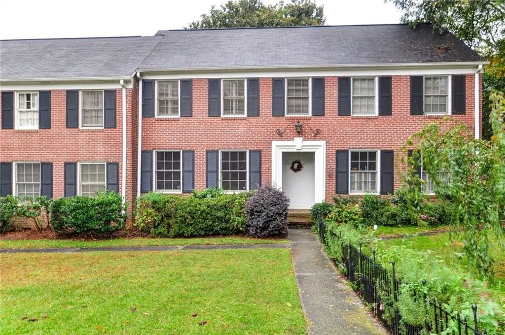 69 Delmont Drive Ne, Atlanta, Georgia 30305, 2 Bedrooms Bedrooms, ,1 BathroomBathrooms,Residential,Sold,69 Delmont Drive Ne,5612425