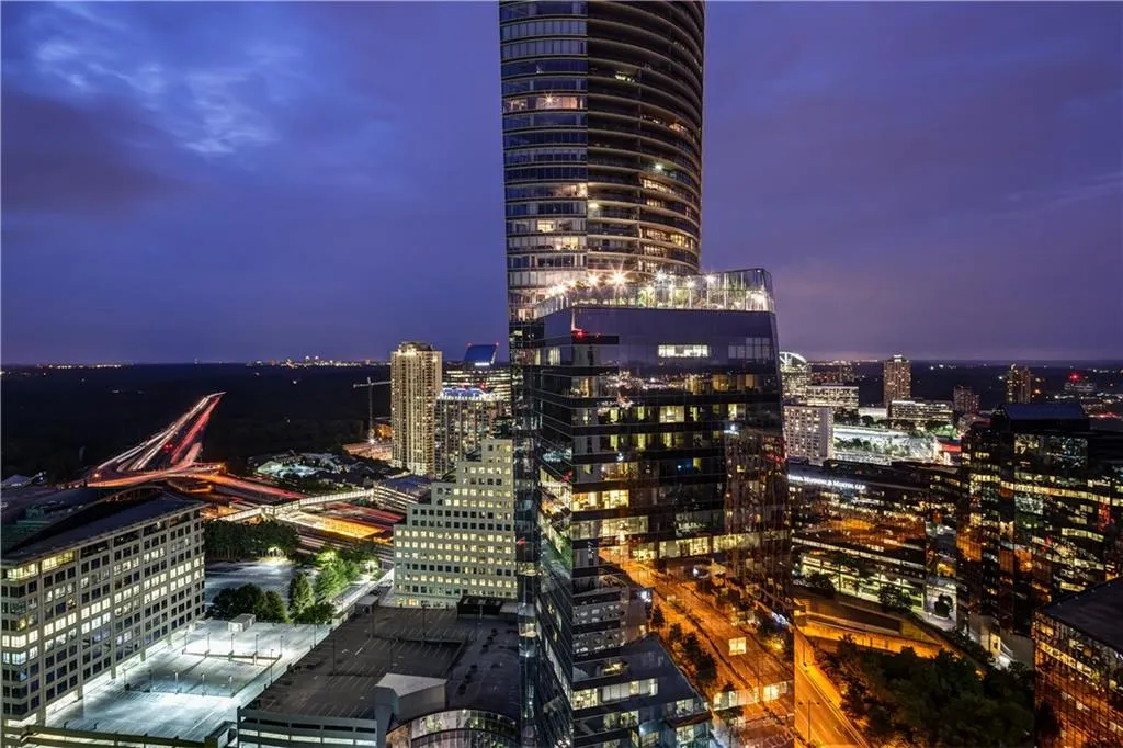 3324 Peachtree Road Ne Unit 3005, Atlanta, Georgia 30326, 2 Bedrooms Bedrooms, ,2 BathroomsBathrooms,Residential,Sold,3324 Peachtree Road Ne Unit 3005,5632849