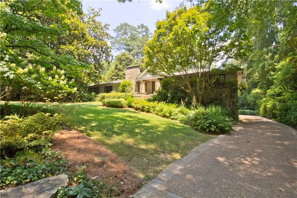 3044 Nancy Creek Road Nw, Atlanta, Georgia 30327, 3 Bedrooms Bedrooms, ,3 BathroomsBathrooms,Residential,Sold,3044 Nancy Creek Road Nw,5640115