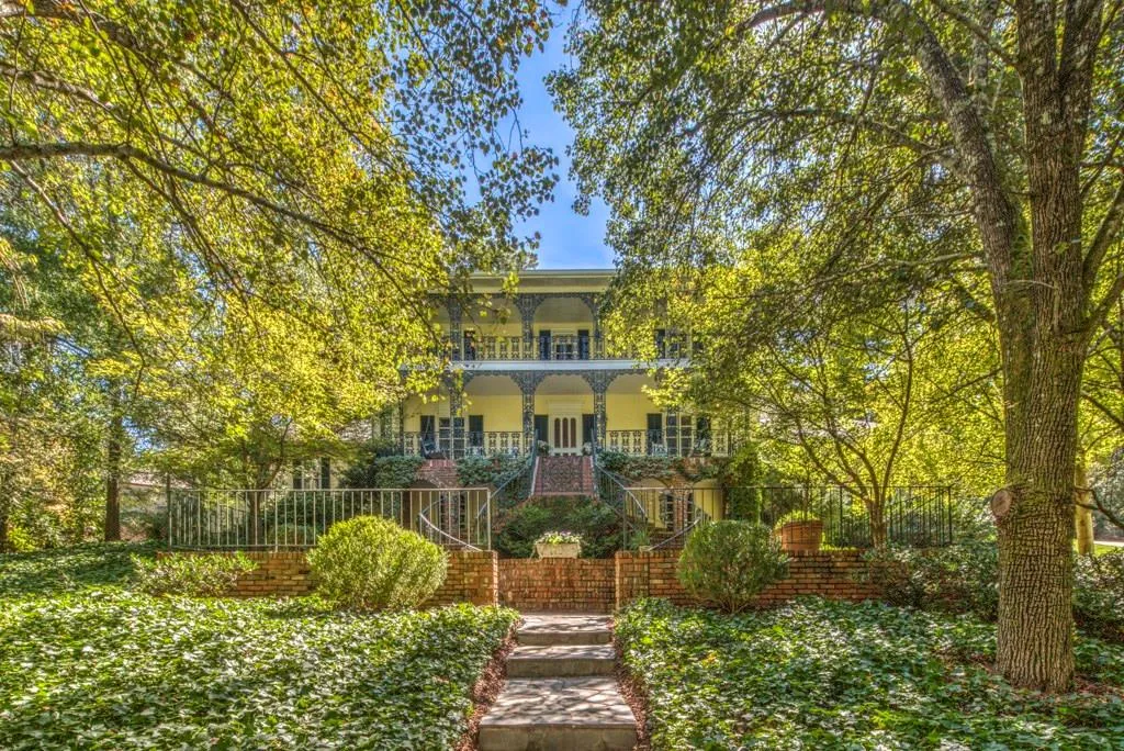 750 Tanglewood Trail, Atlanta, Georgia 30327, 6 Bedrooms Bedrooms, ,6 BathroomsBathrooms,Residential,Sold,750 Tanglewood Trail,5641930