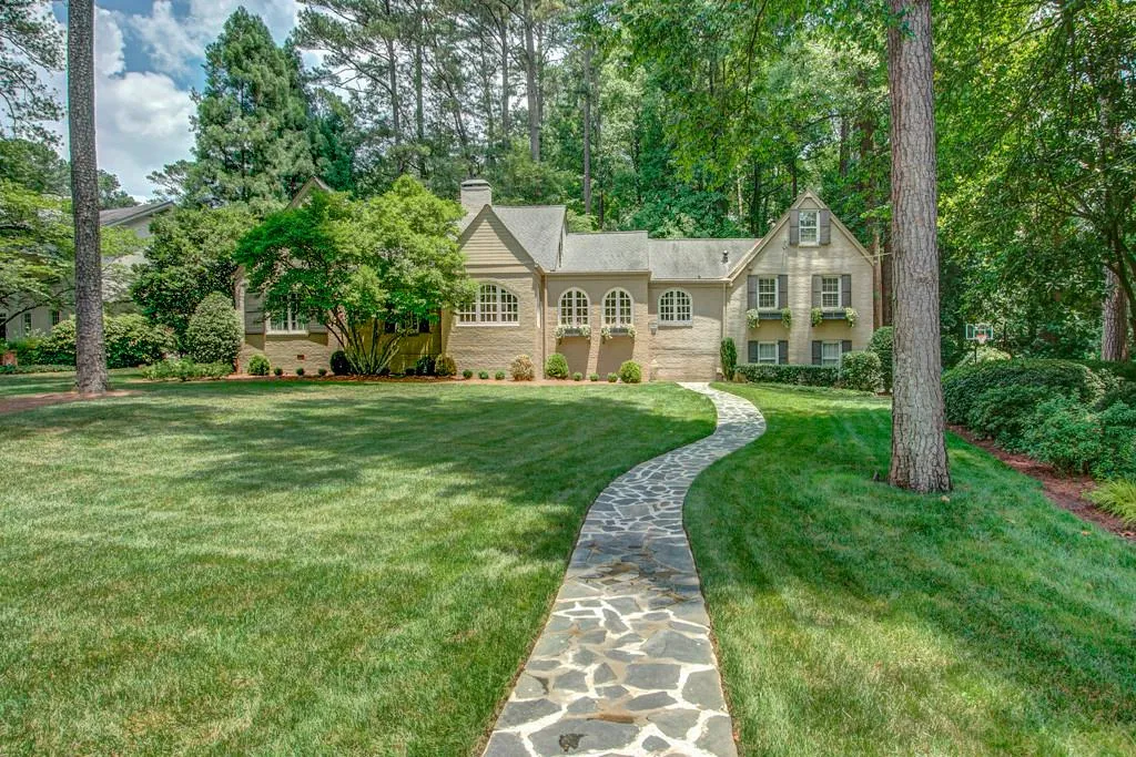 3915 Vermont Road Ne, Atlanta, Georgia 30319, 5 Bedrooms Bedrooms, ,5 BathroomsBathrooms,Residential,Sold,3915 Vermont Road Ne,5644212
