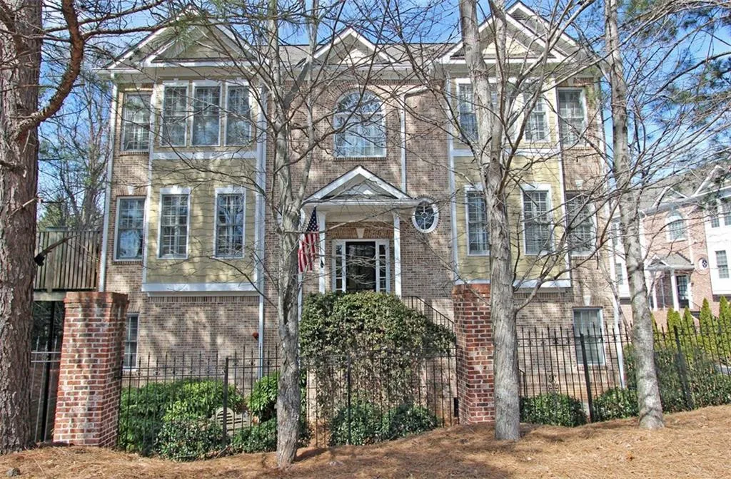 5492 Glenridge Drive Unit 500, Atlanta, Georgia 30342, 3 Bedrooms Bedrooms, ,4 BathroomsBathrooms,Residential,Sold,5492 Glenridge Drive Unit 500,5645655