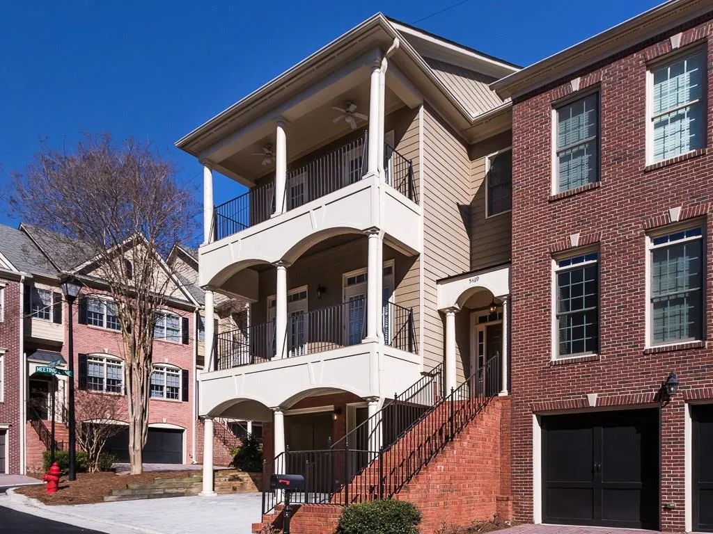 5469 Battery Lane Unit 16, Atlanta, Georgia 30342, 3 Bedrooms Bedrooms, ,2 BathroomsBathrooms,Residential,Sold,5469 Battery Lane Unit 16,5651739