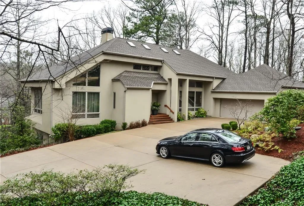 5135 Jett Forest Trail, Sandy Springs, Georgia 30327, 4 Bedrooms Bedrooms, ,3 BathroomsBathrooms,Residential,Sold,5135 Jett Forest Trail,5652310