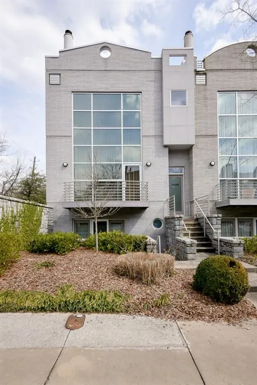 3695 Peachtree Road Ne Unit A, Atlanta, Georgia 30319, 3 Bedrooms Bedrooms, ,3 BathroomsBathrooms,Residential,Sold,3695 Peachtree Road Ne Unit A,5657834