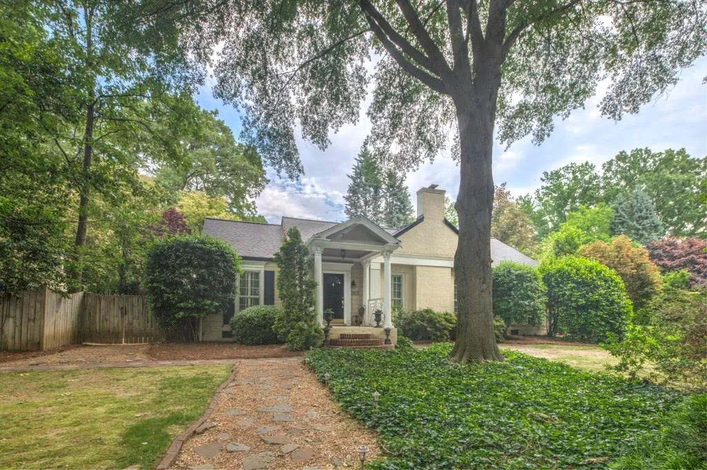 1810 Greystone Road, Atlanta, Georgia 30318, 3 Bedrooms Bedrooms, ,2 BathroomsBathrooms,Residential,Sold,1810 Greystone Road,5656577