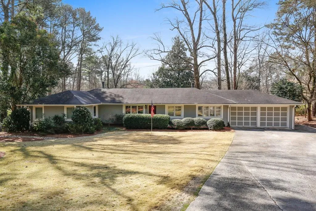 1556 Peachtree Battle Avenue, Atlanta, Georgia 30327, 3 Bedrooms Bedrooms, ,3 BathroomsBathrooms,Residential,Sold,1556 Peachtree Battle Avenue,5658464