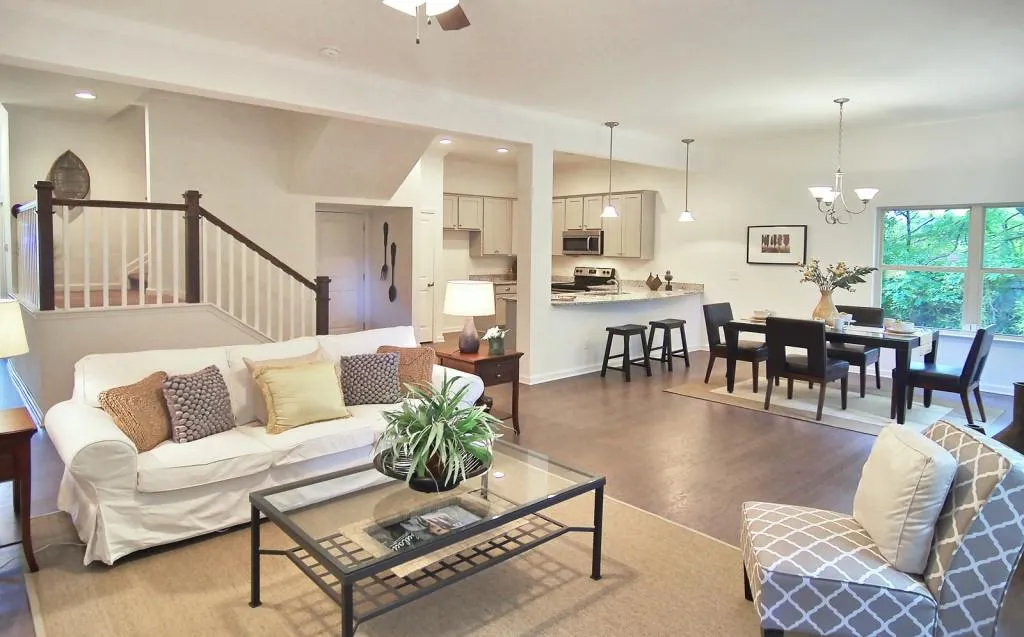 1963 Newfort Drive Nw Unit C8, Atlanta, Georgia 30318, 3 Bedrooms Bedrooms, ,2 BathroomsBathrooms,Residential,Sold,1963 Newfort Drive Nw Unit C8,5660700