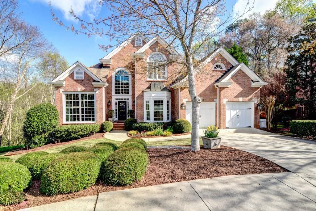 4387 Creek Wood Close Ne, Atlanta, Georgia 30342, 4 Bedrooms Bedrooms, ,5 BathroomsBathrooms,Residential,Sold,4387 Creek Wood Close Ne,5663781