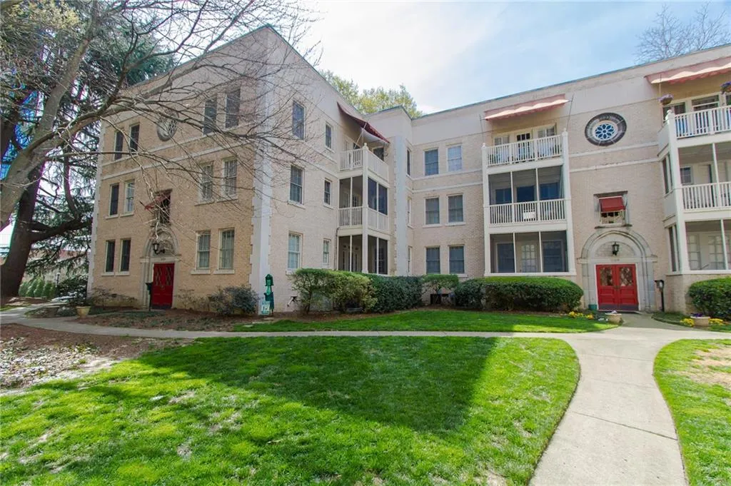 2222 Peachtree Road Nw Unit A5, Atlanta, Georgia 30309, 1 Bedroom Bedrooms, ,1 BathroomBathrooms,Residential,Sold,2222 Peachtree Road Nw Unit A5,5664143