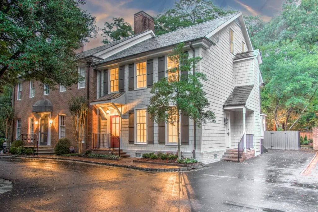 2774 Andrews Drive Nw Unit 2, Atlanta, Georgia 30305, 3 Bedrooms Bedrooms, ,3 BathroomsBathrooms,Residential,Sold,2774 Andrews Drive Nw Unit 2,5666165