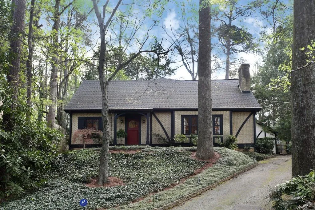 4765 Lafayette Avenue Nw, Atlanta, Georgia 30327, 5 Bedrooms Bedrooms, ,3 BathroomsBathrooms,Residential,Sold,4765 Lafayette Avenue Nw,5666948