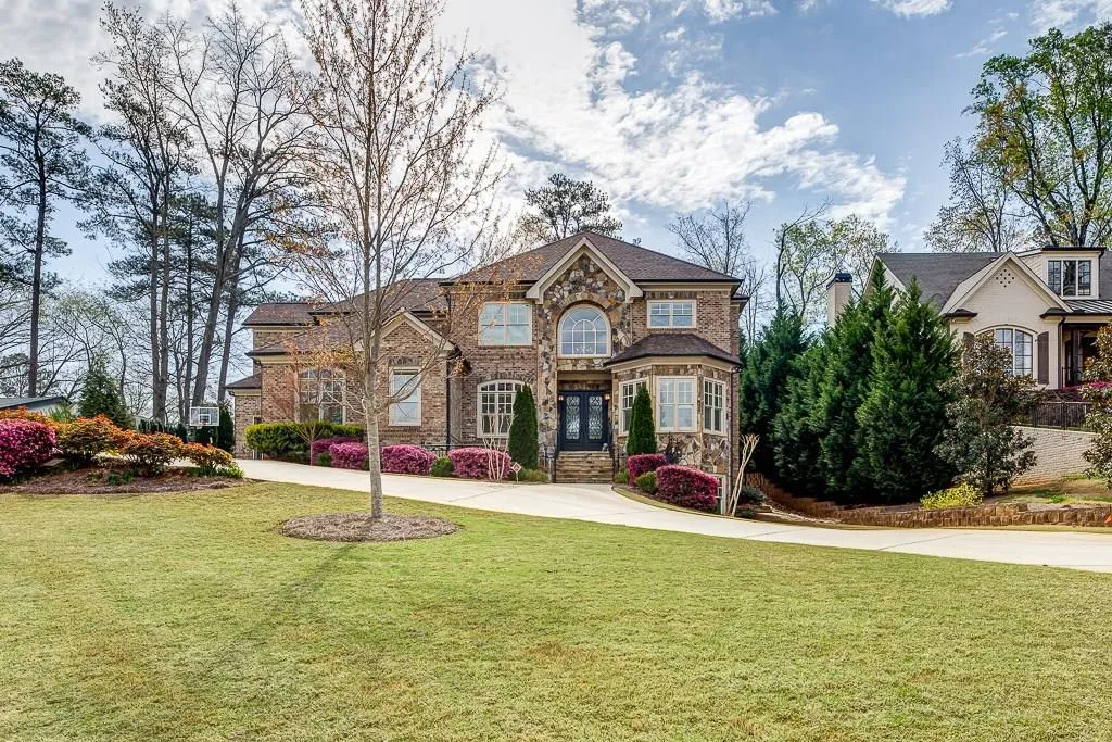4165 Oak Forest Drive Ne, Brookhaven, Georgia 30319, 6 Bedrooms Bedrooms, ,6 BathroomsBathrooms,Residential,Sold,4165 Oak Forest Drive Ne,5667264